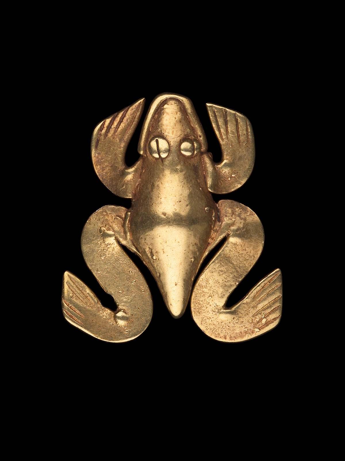 Frog effigy pendant